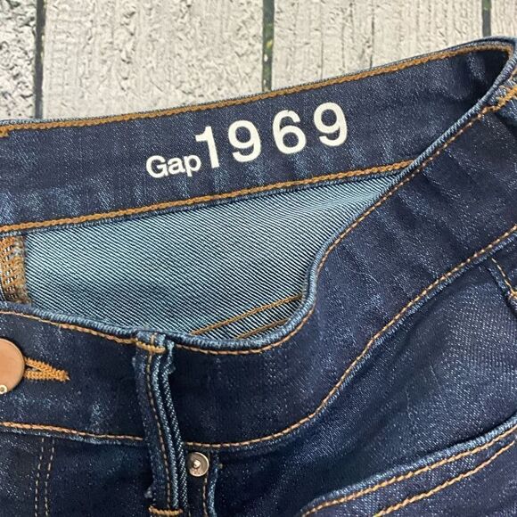 GAP Summer Cut Offs Jean Shorts - Picture 4 of 5